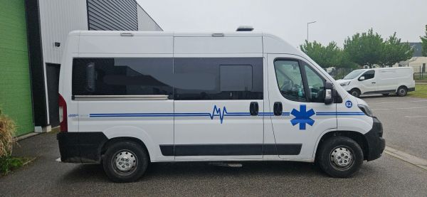 Ambulance occasion PEUGEOT BOXER L2H2 PETIT KILOMETRAGE par BV Ambulances
