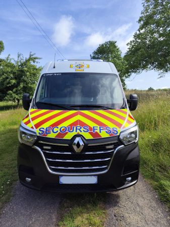 Ambulance occasion RENAULT MASTER L2H2 par BV Ambulances